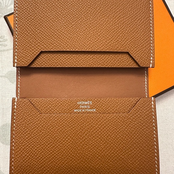 New 2023 Hermes Bearn Card Wallet in Gold Epsom Leather - Picture 8 of 10